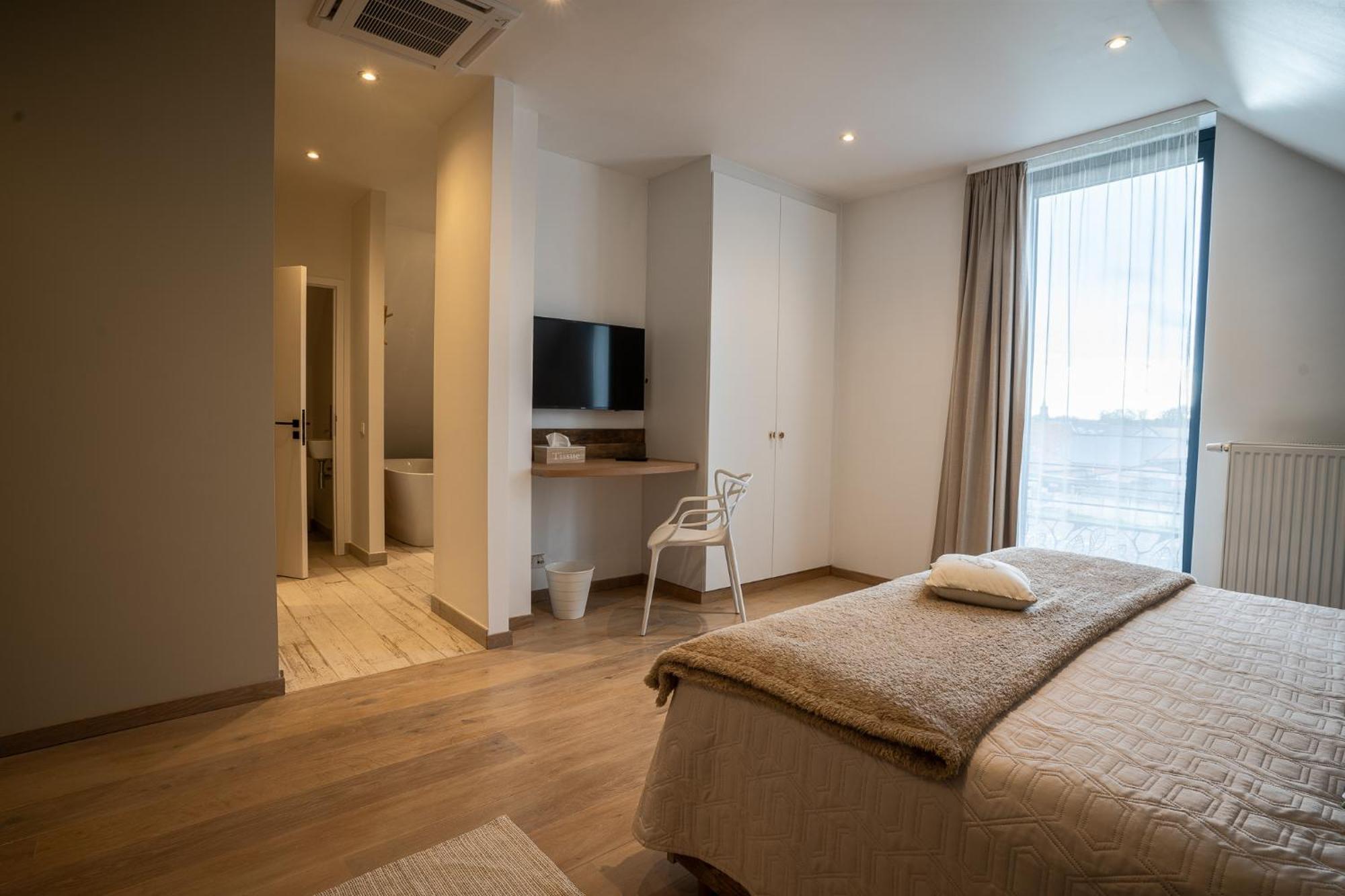 Les Arbres Sous Le Vent A 10 Min De Pairi Daiza Bed & Breakfast Jurbise Bagian luar foto