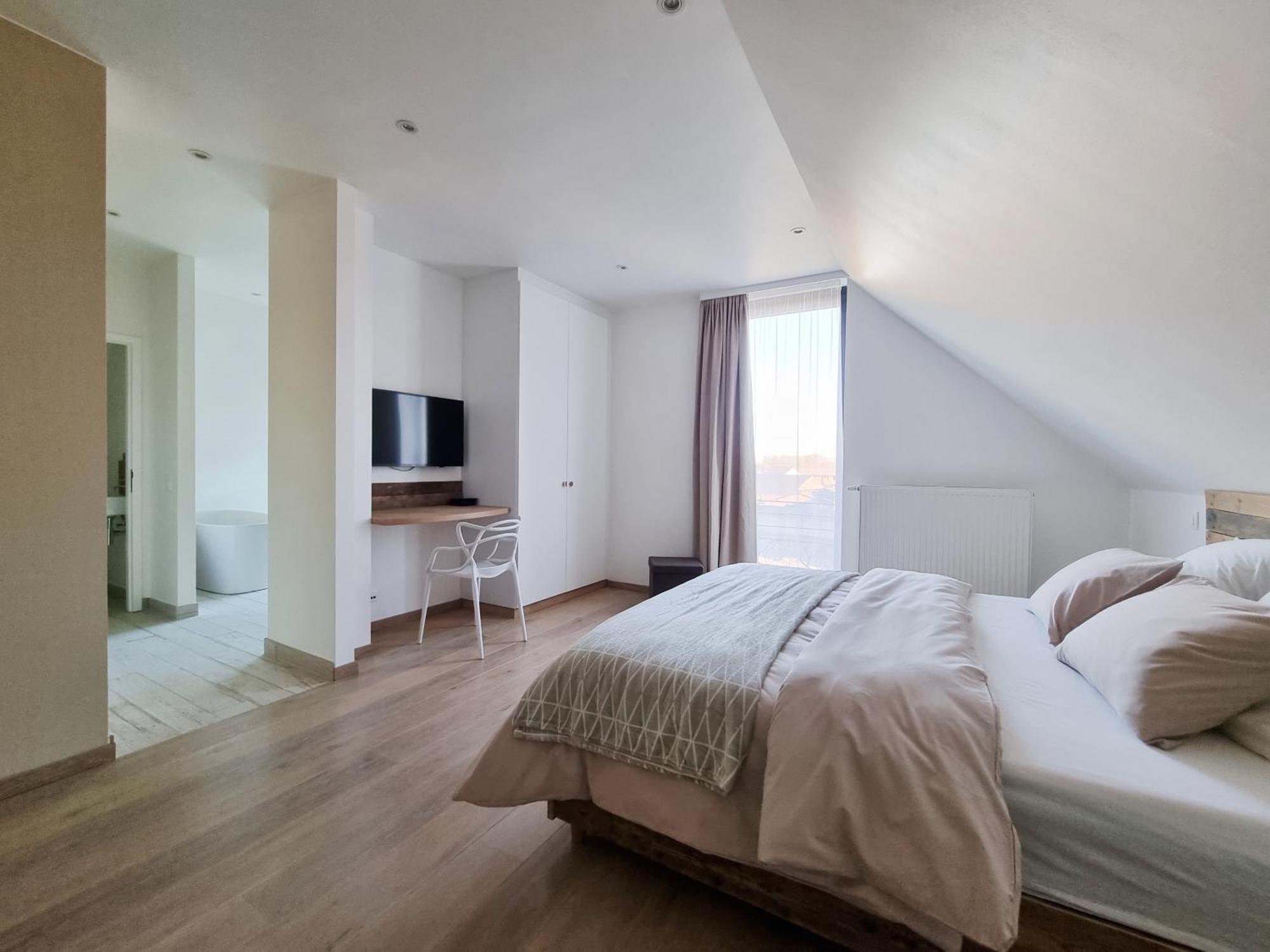 Les Arbres Sous Le Vent A 10 Min De Pairi Daiza Bed & Breakfast Jurbise Bagian luar foto
